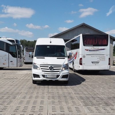 Transport Pasażerski Aura Ozorków wynajem busów i autokarów premium Mercedes Euro 6 VIP